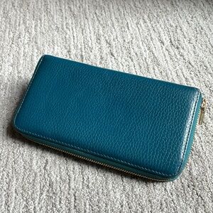 Cuyana classic zip around wallet